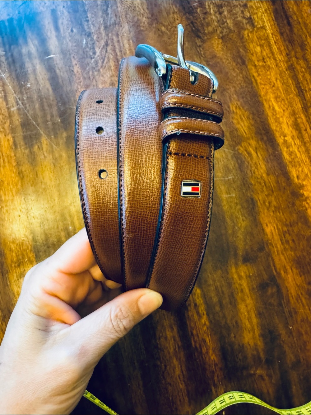 Tommy Hilfiger Brown Leather Men's Belt with Signature Flag 44